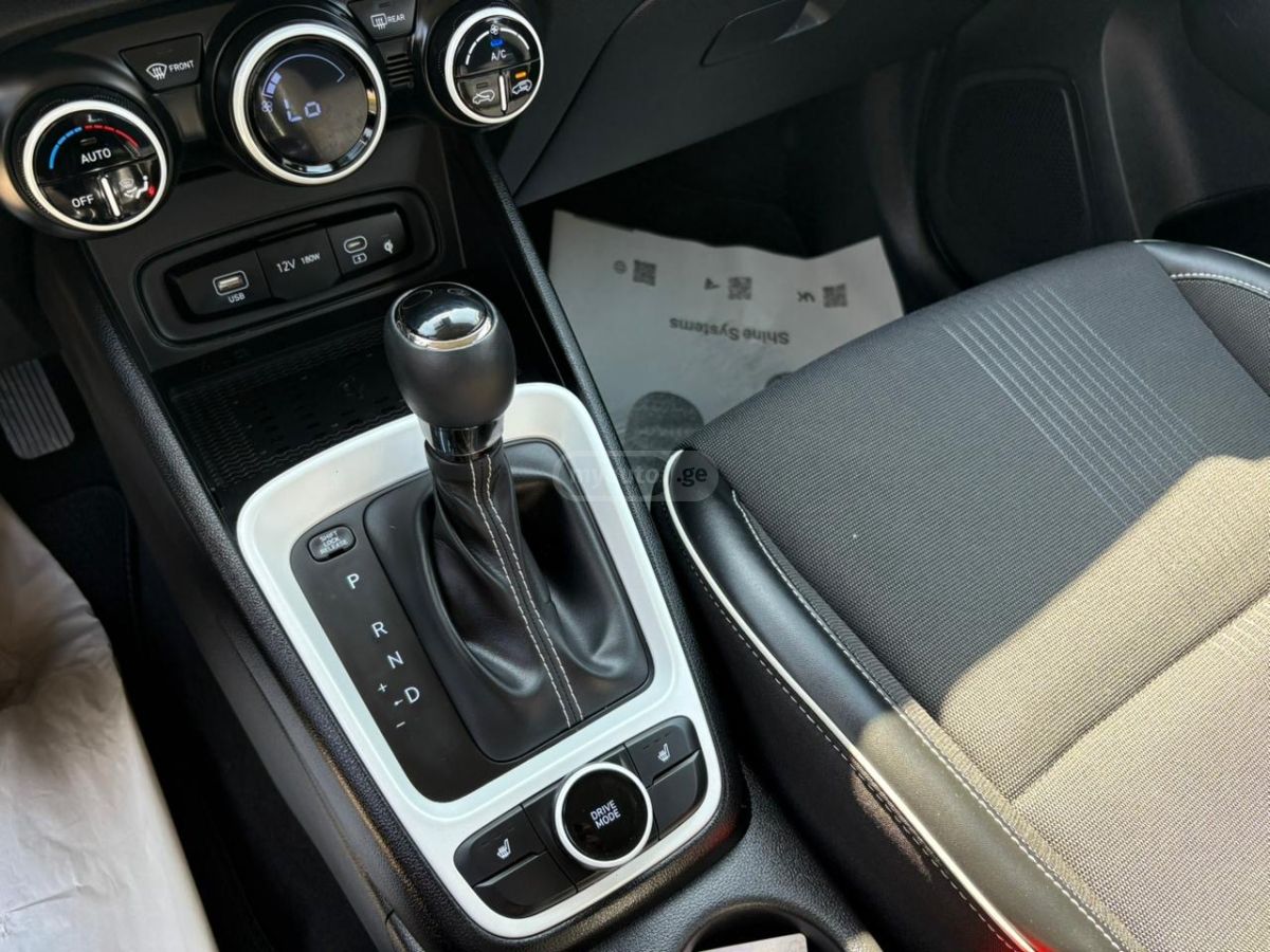 Hyundai venue - фото 8