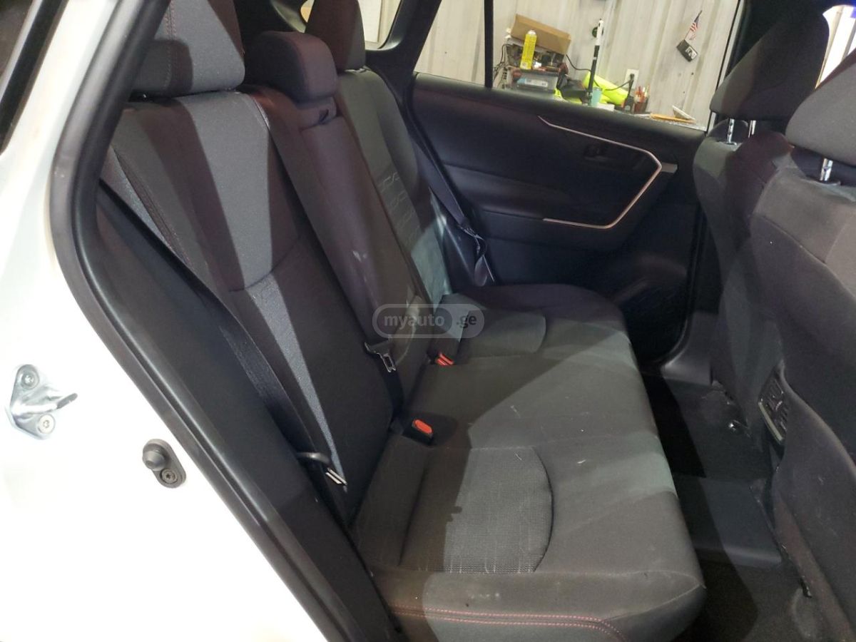 Toyota RAV 4 - фото 11