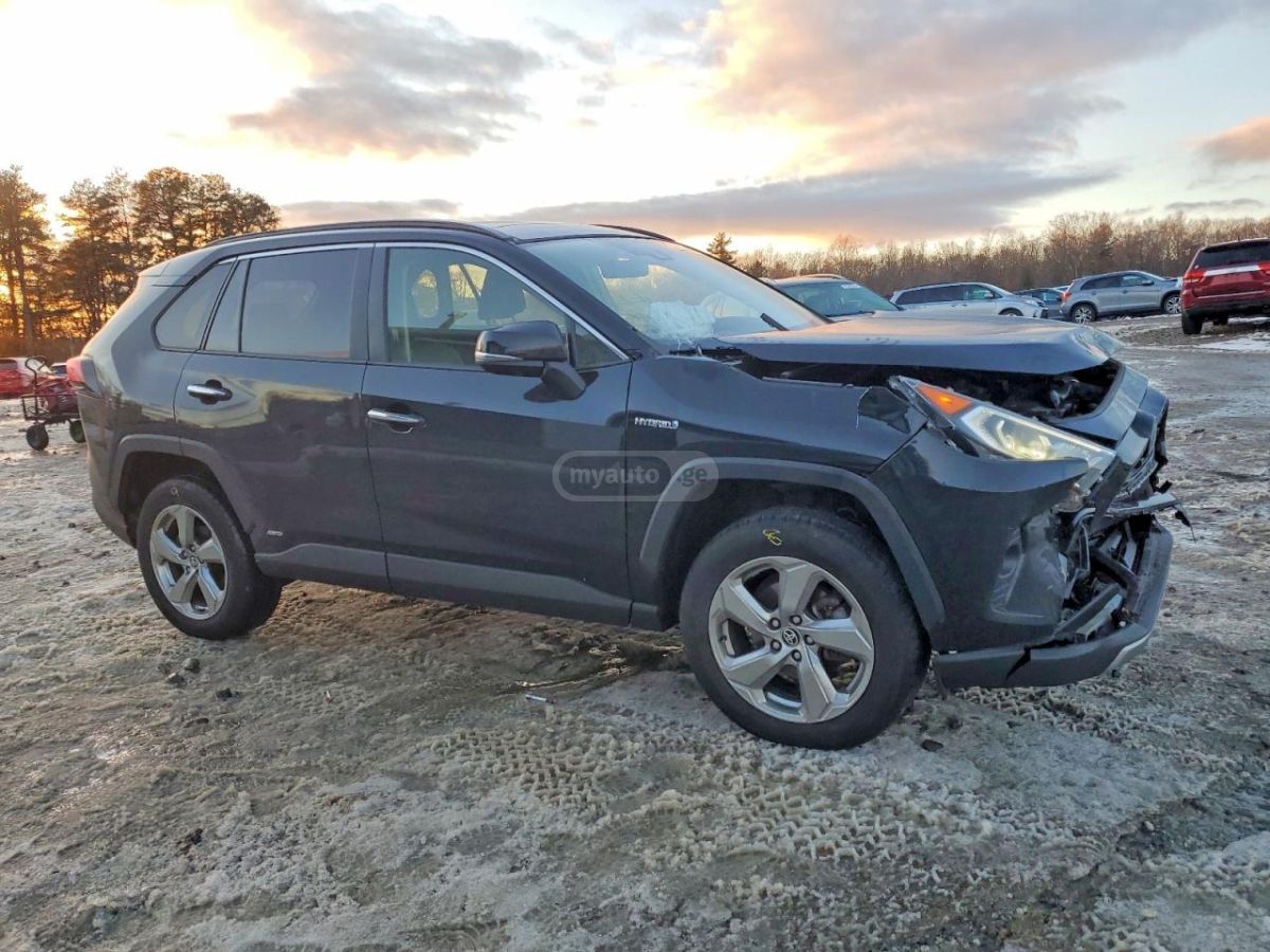 Toyota RAV 4 - фото 4