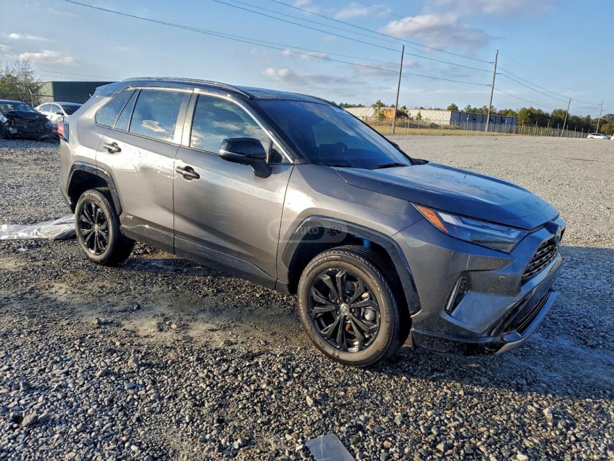 Toyota RAV 4 - фото 4