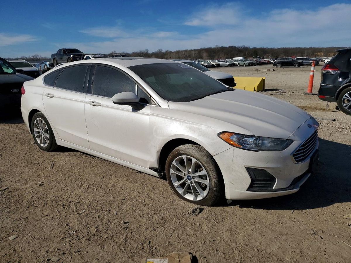 Ford Fusion - фото 4