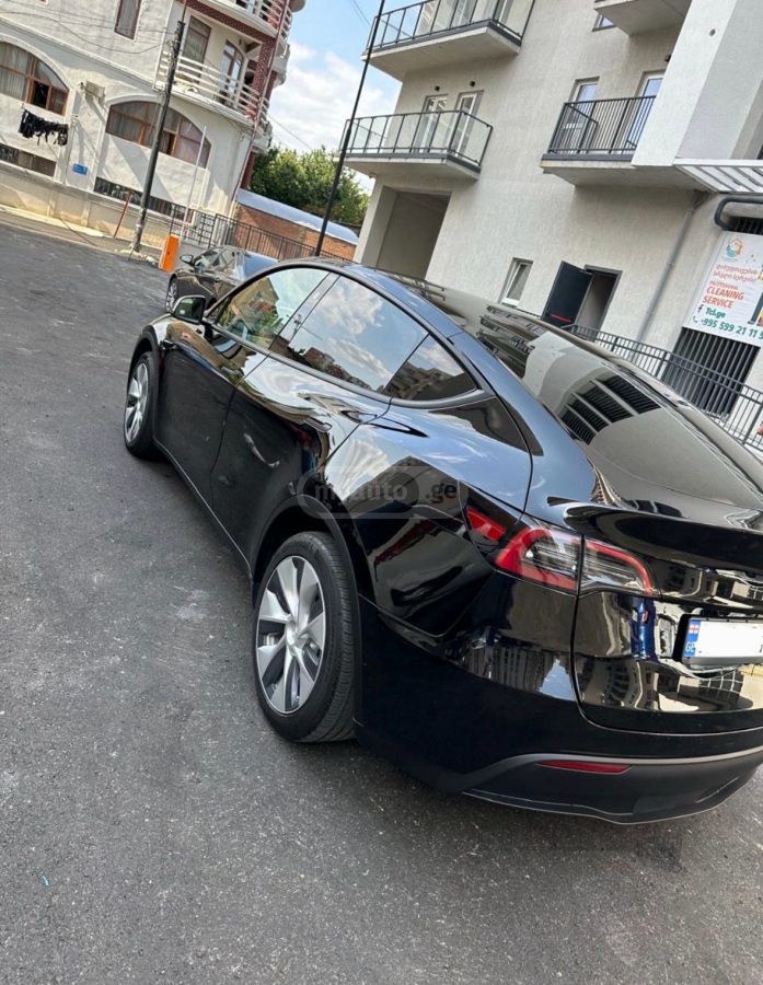 Tesla Model Y - фото 4
