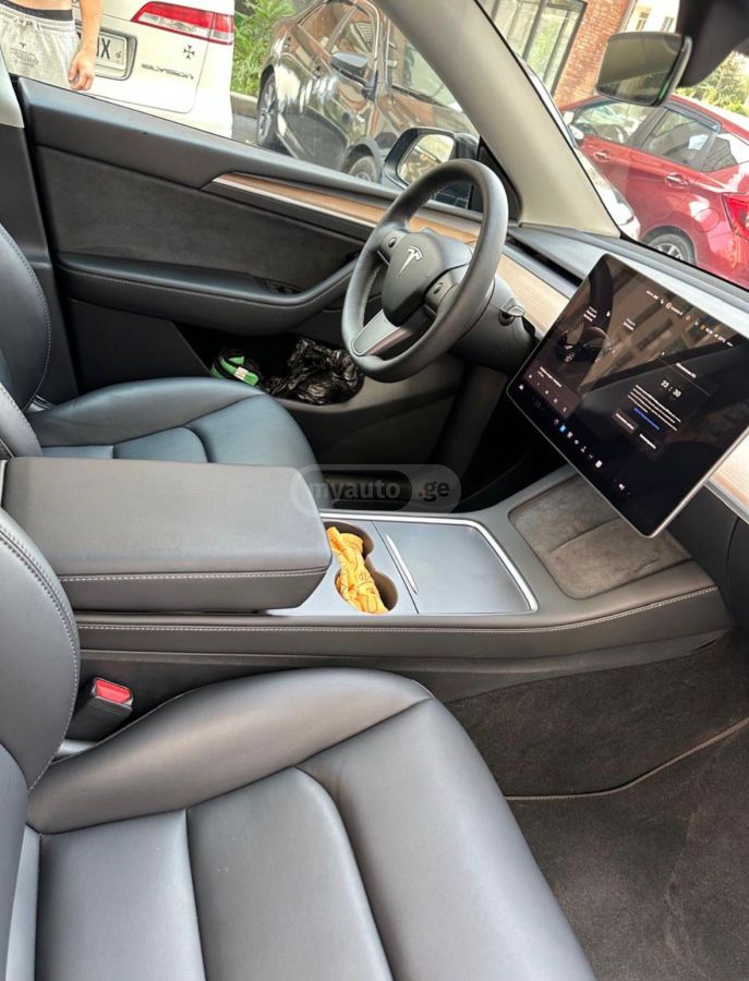 Tesla Model Y - фото 5