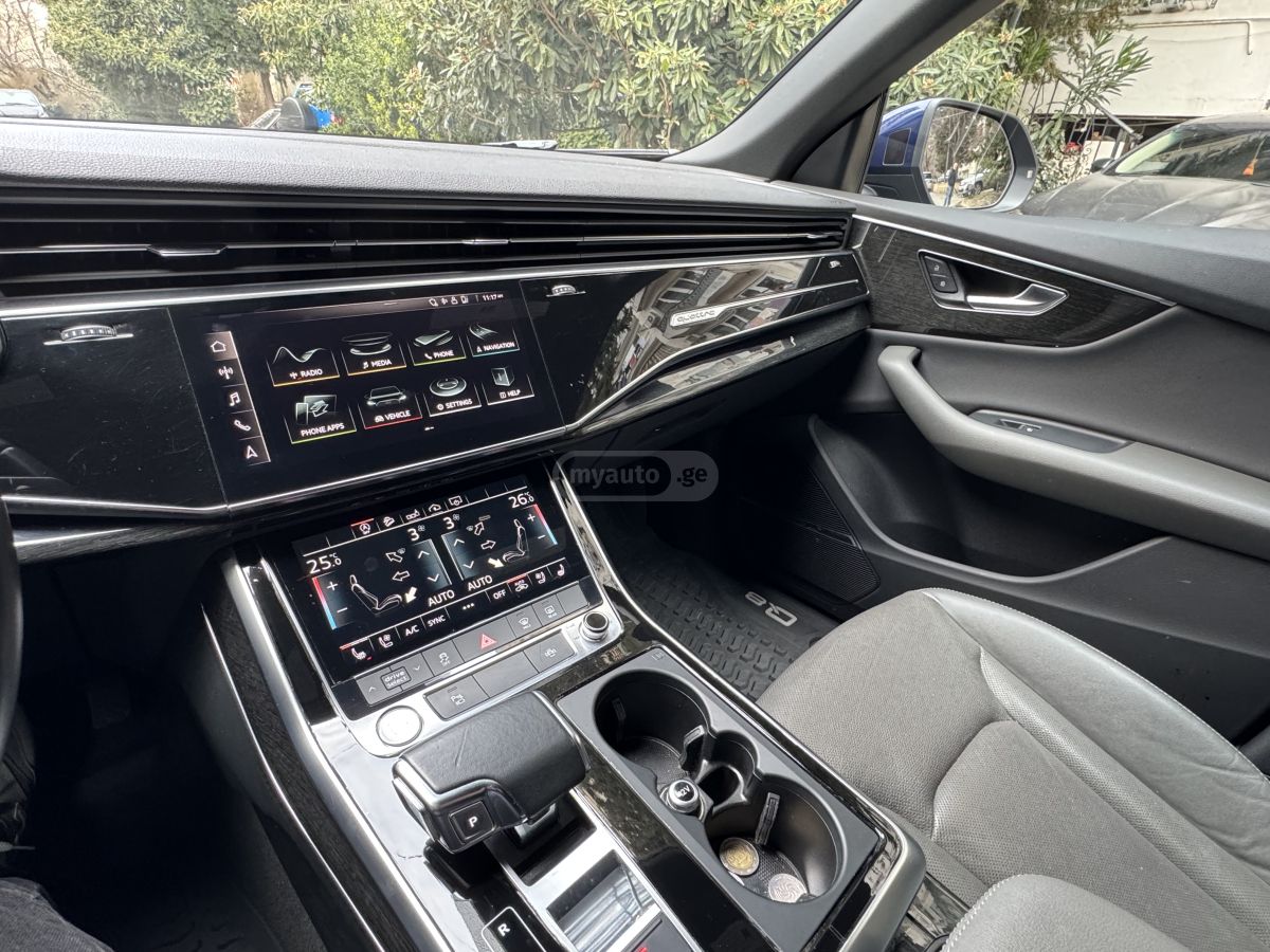 Audi Q8 - фото 10