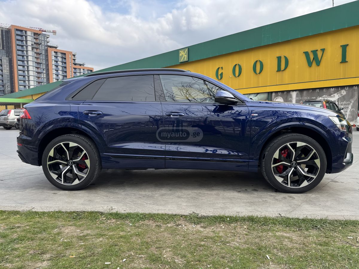 Audi Q8 - фото 4