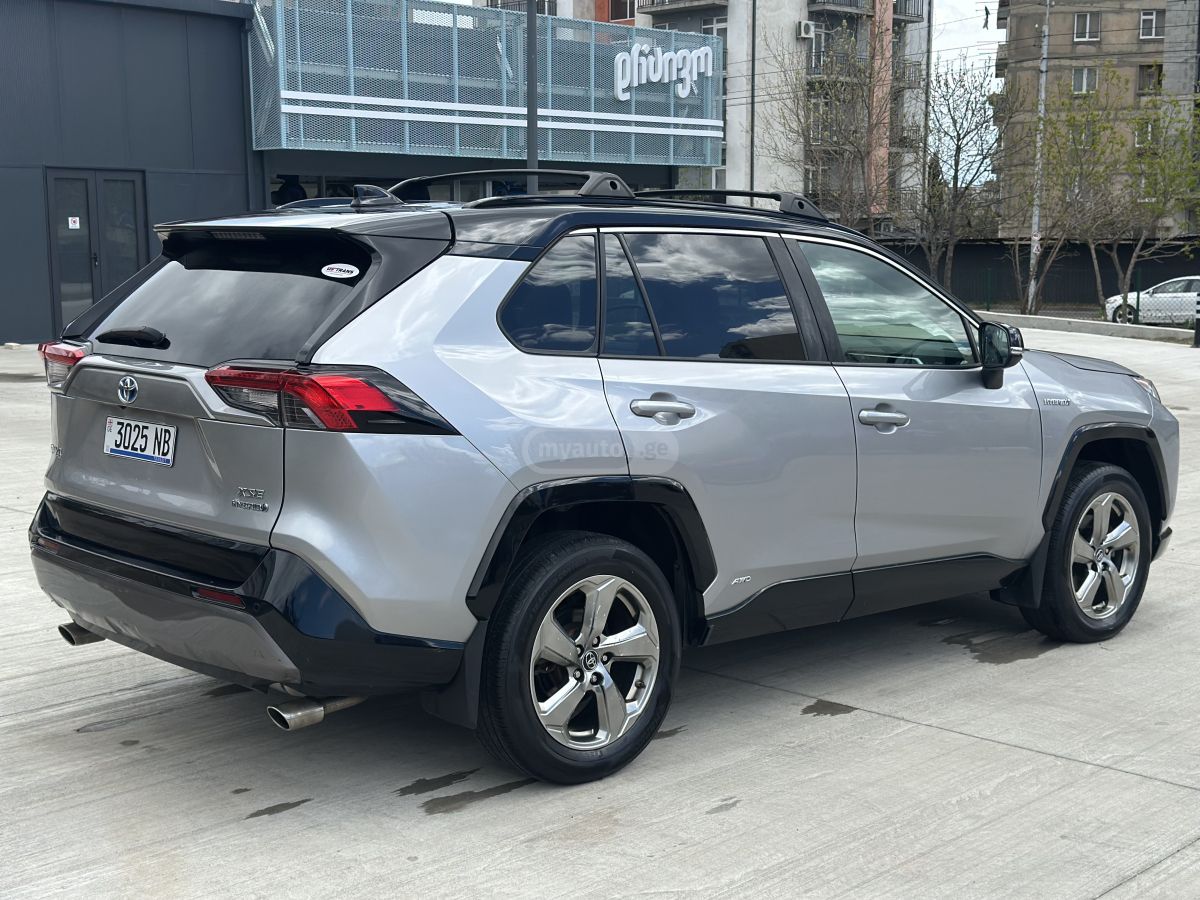Toyota RAV 4 - фото 4