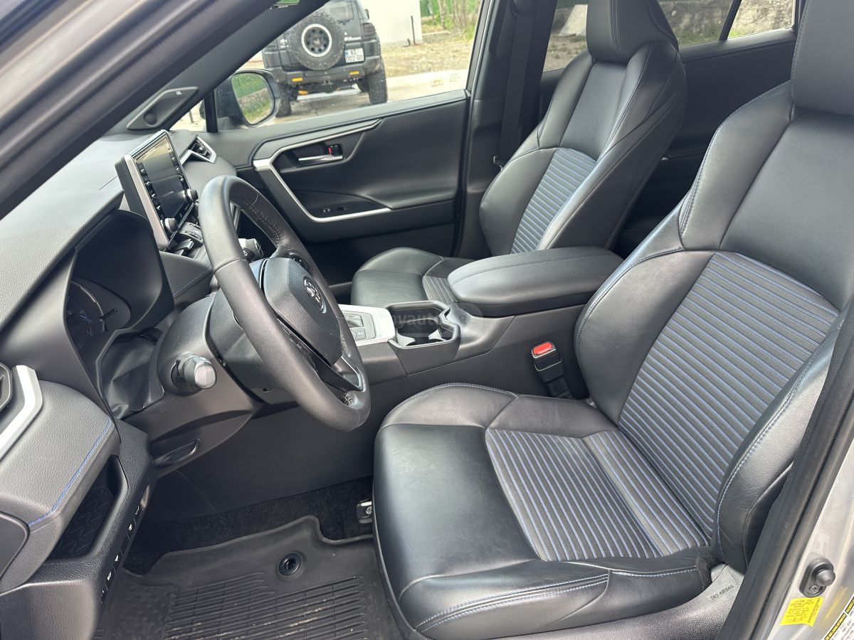 Toyota RAV 4 - фото 5