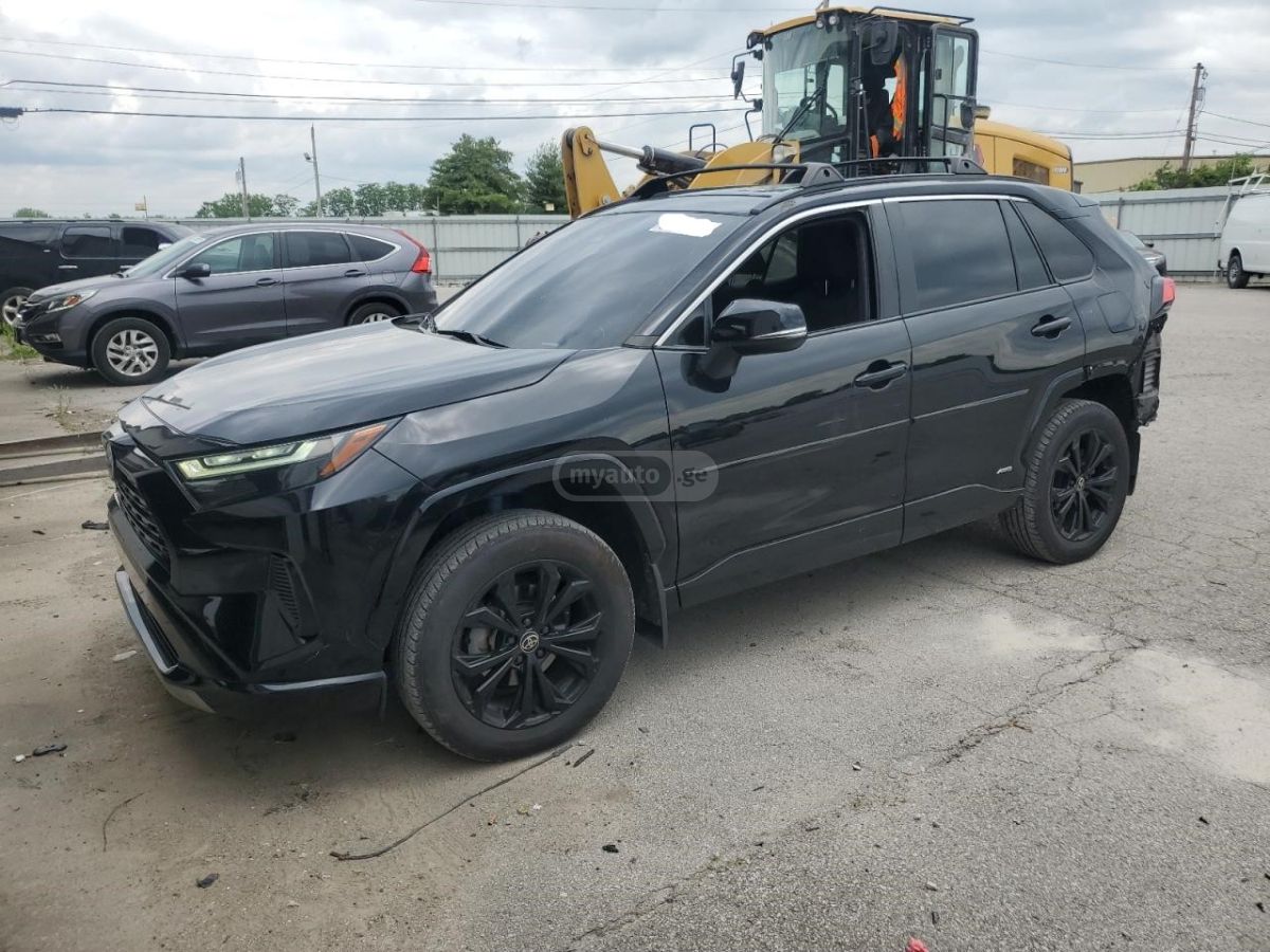 Toyota RAV 4 - фото 1