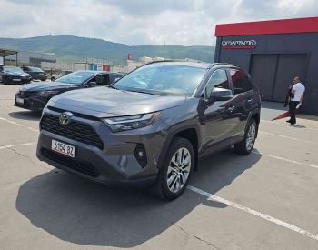 ToyotaRAV 4