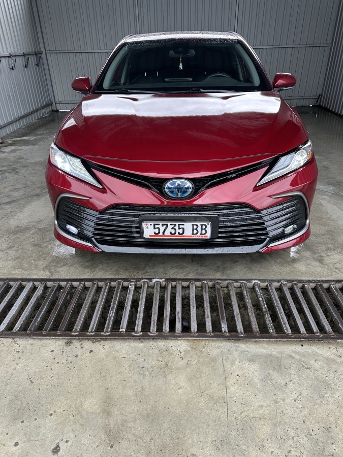 Toyota Camry - фото 1