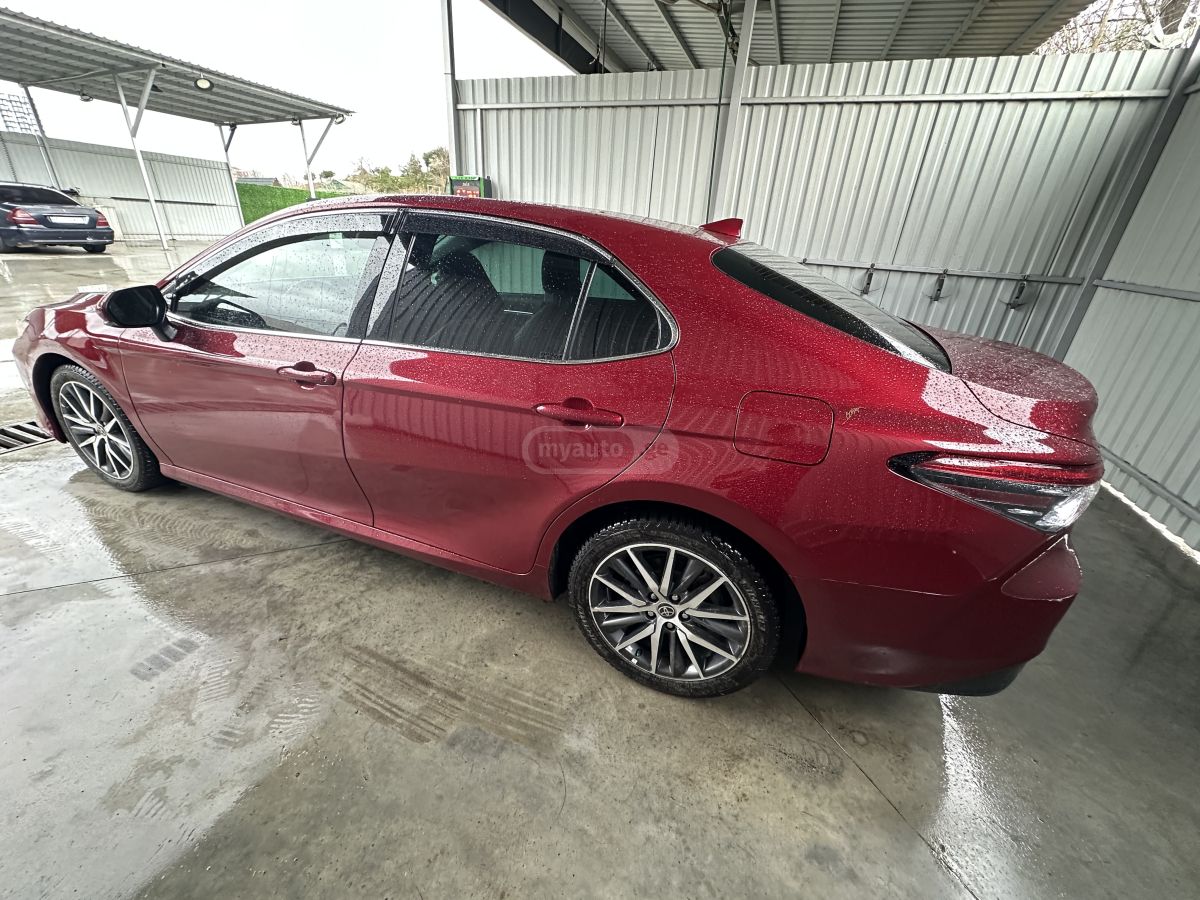 Toyota XLE 4dr All-Wheel Drive Sedan — миниатюра 3