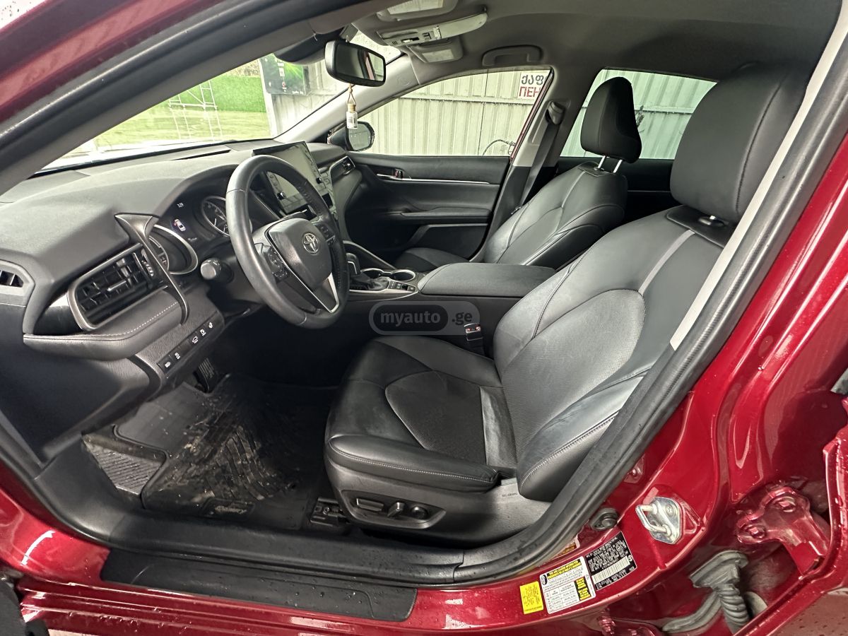 Toyota XLE 4dr All-Wheel Drive Sedan — миниатюра 8