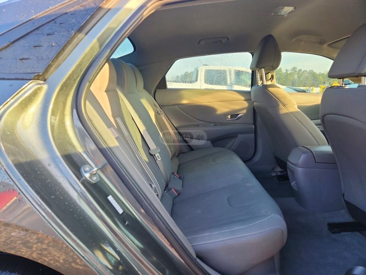 Hyundai Elantra - фото 10