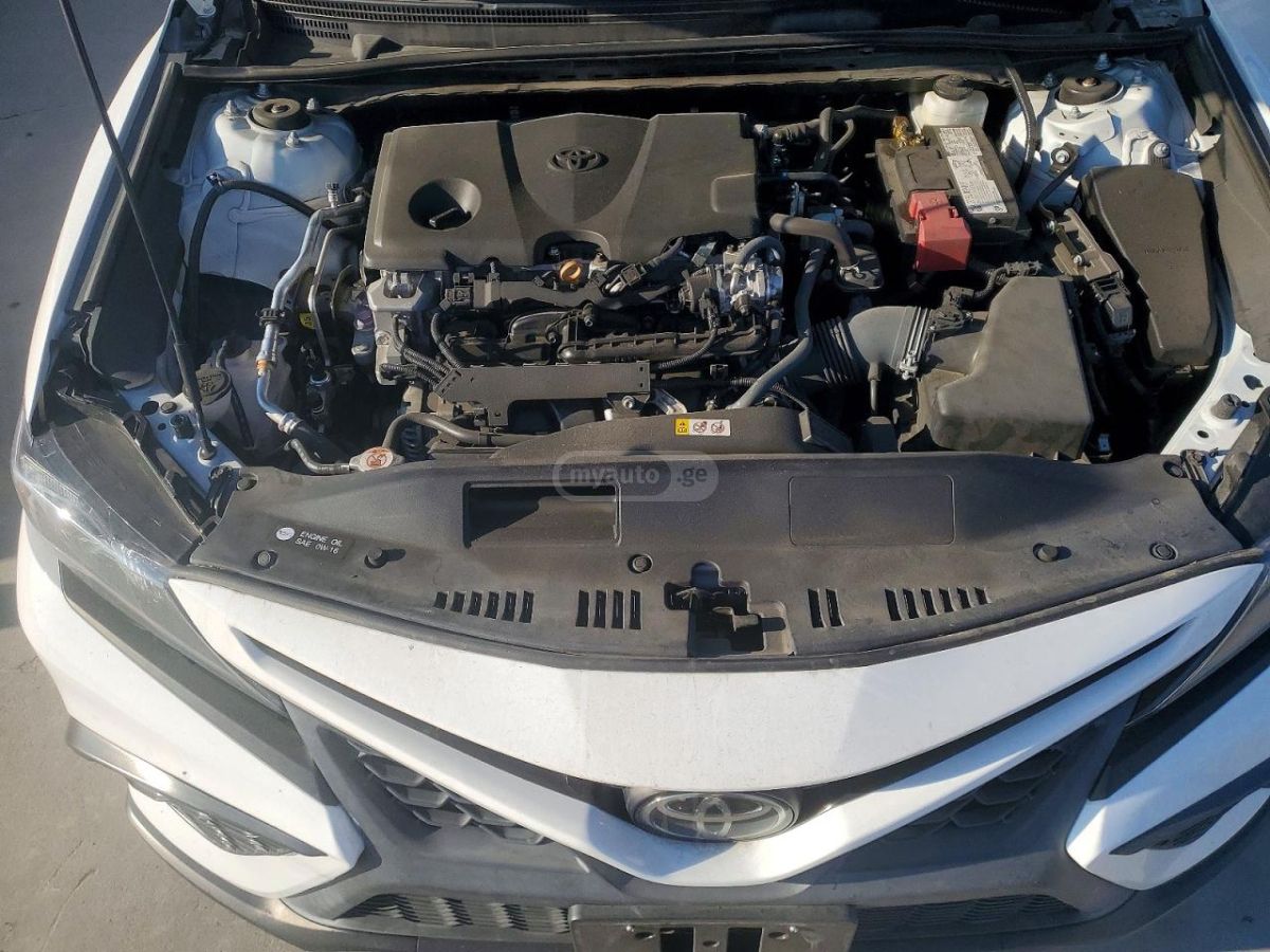 Toyota SE 4dr Front-Wheel Drive Sedan — миниатюра 11