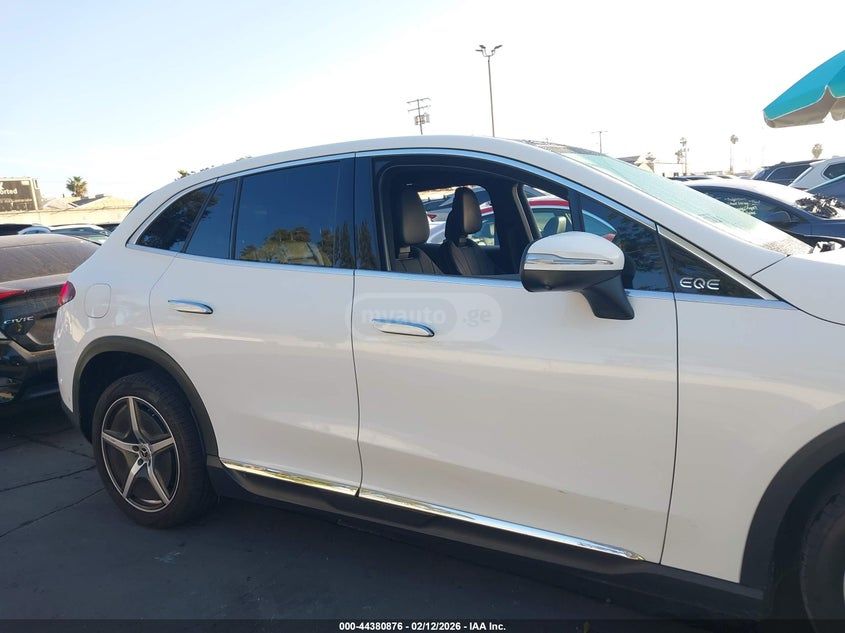 Mercedes-Benz EQE 350 2023 — миниатюра 13