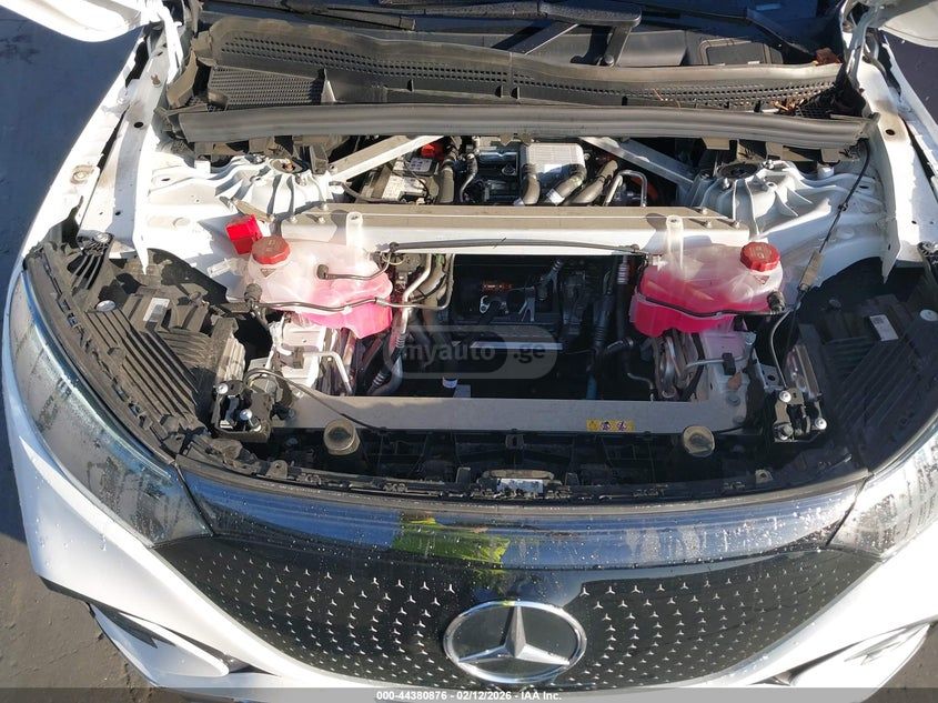 Mercedes-Benz EQE 350 2023 — миниатюра 9