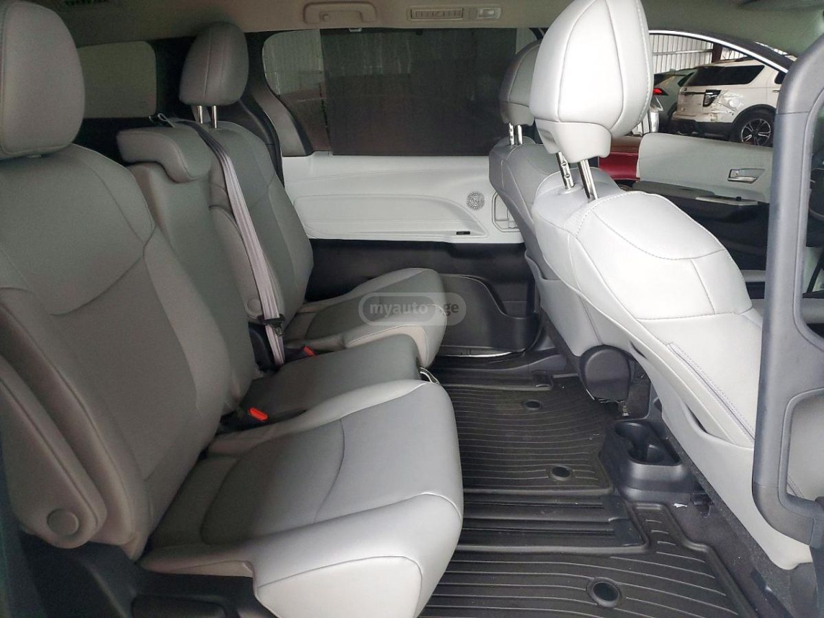 Toyota Sienna 2025 — миниатюра 11