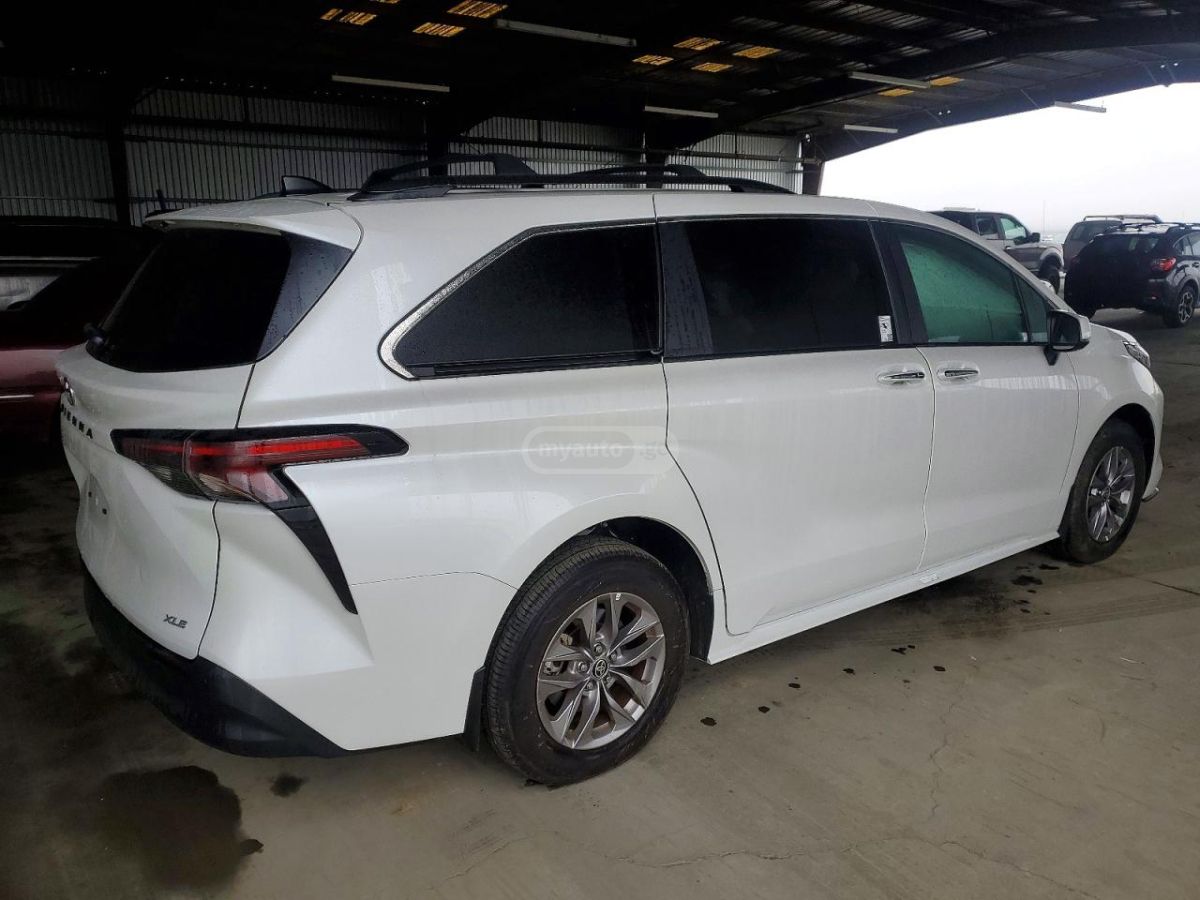 Toyota Sienna 2025 — миниатюра 3