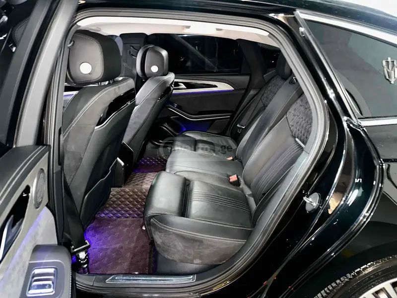 Hongqi H9 - фото 11