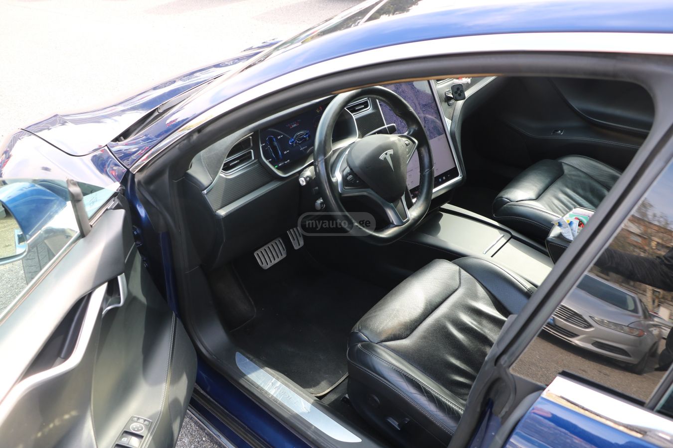 Tesla Model S - фото 7