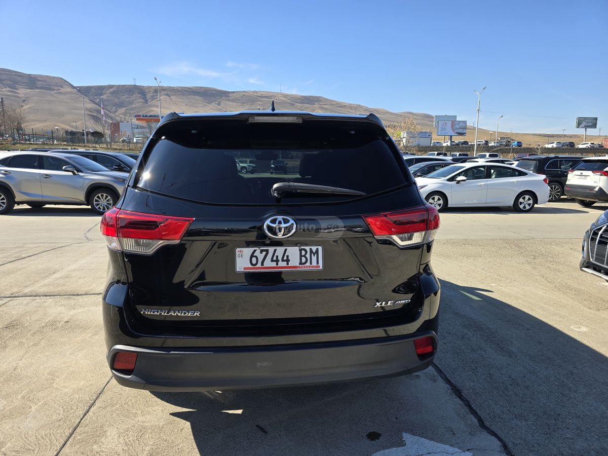 Toyota Highlander - фото 10