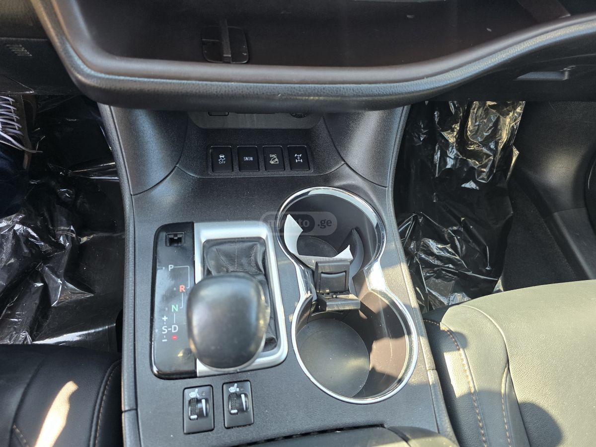 Toyota Highlander - фото 8
