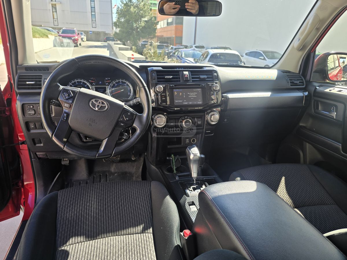Toyota 4 Runner - фото 2