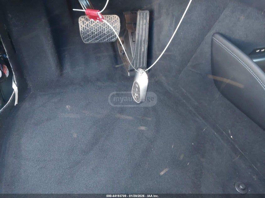 Mercedes-Benz EQE 350 2023 — миниатюра 10