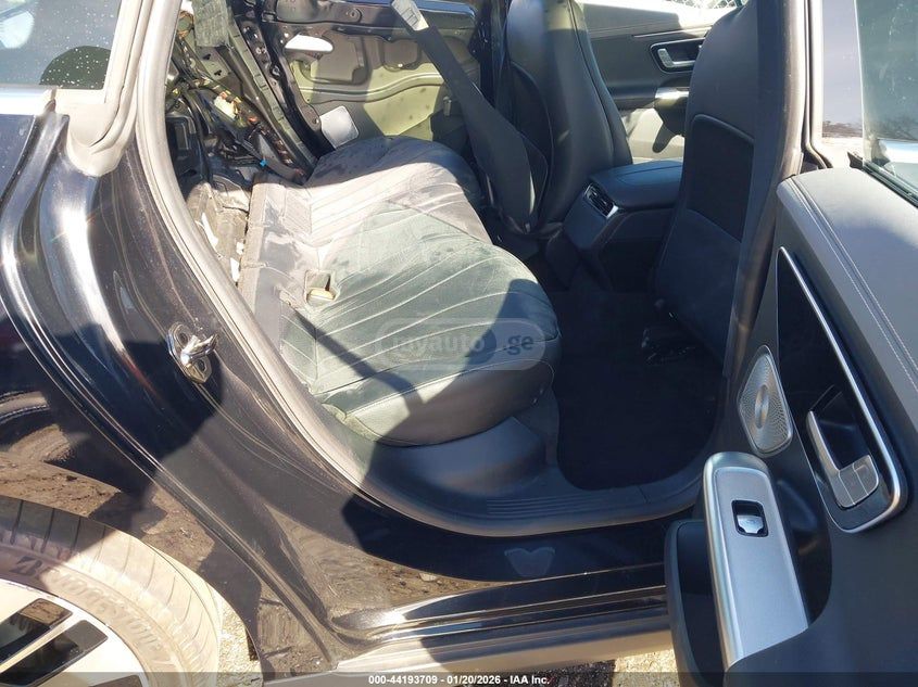 Mercedes-Benz EQE 350 2023 — миниатюра 8