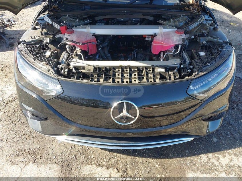 Mercedes-Benz EQE 350 2023 — миниатюра 9