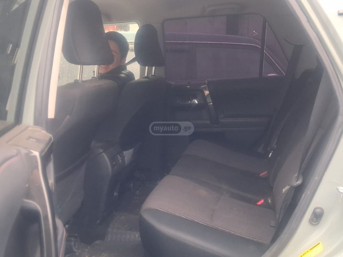 Toyota TRD Off Road 4dr 4x4 Automatic — миниатюра 5