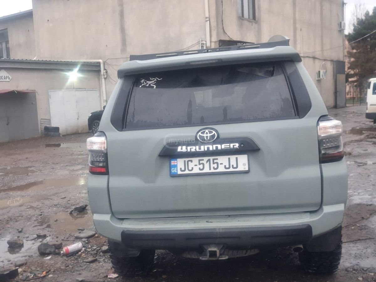 Toyota TRD Off Road 4dr 4x4 Automatic — миниатюра 6