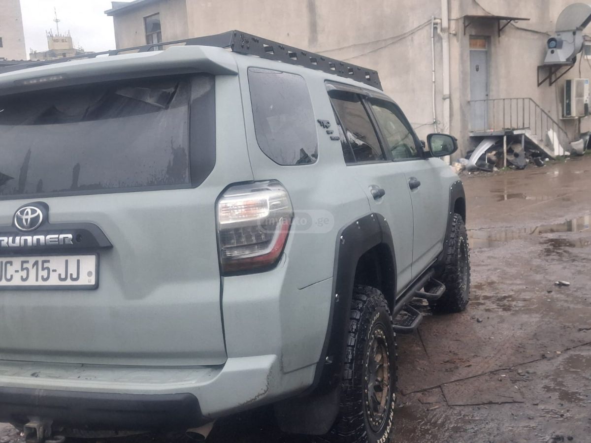 Toyota TRD Off Road 4dr 4x4 Automatic — миниатюра 7