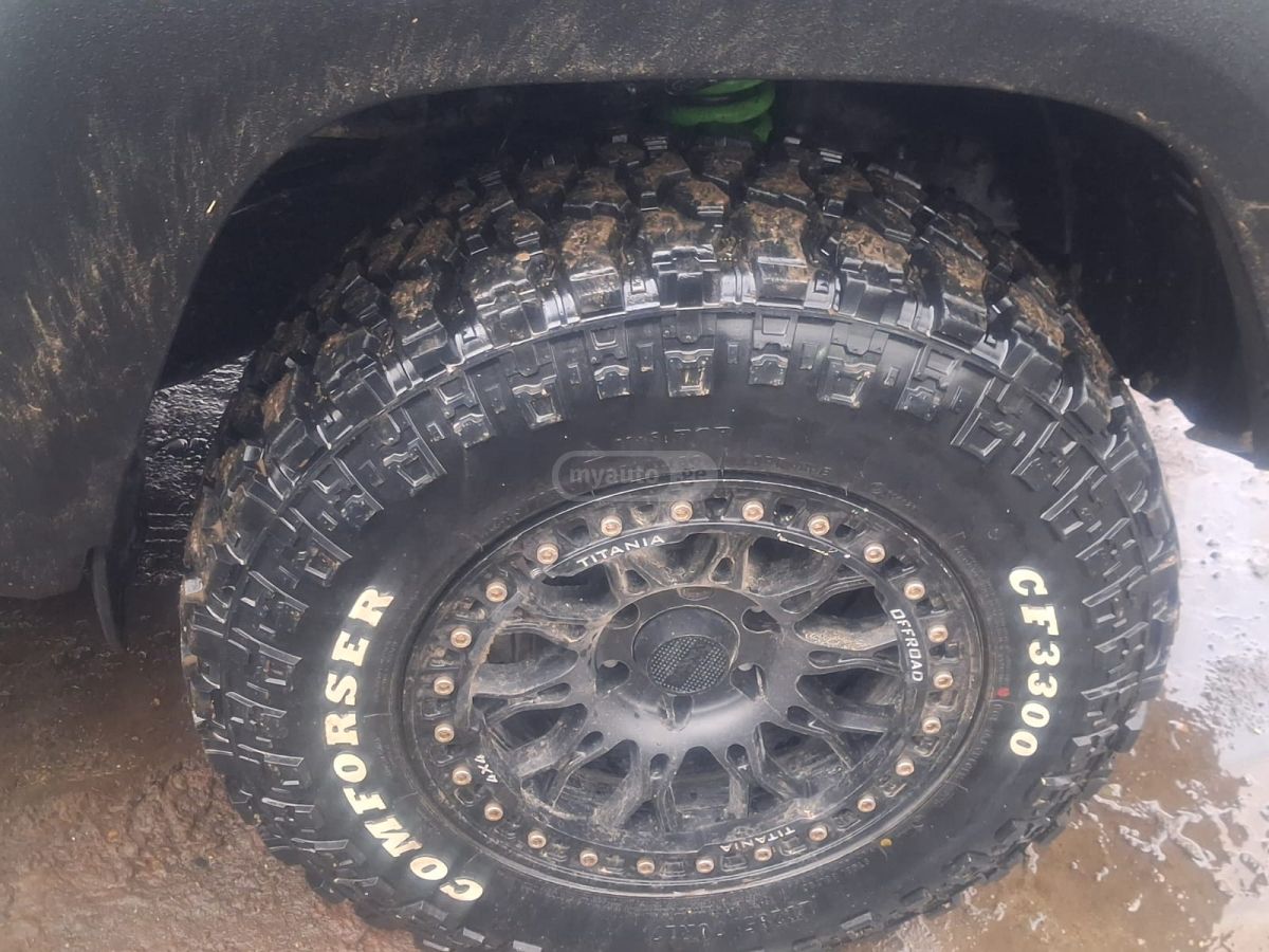 Toyota TRD Off Road 4dr 4x4 Automatic — миниатюра 8