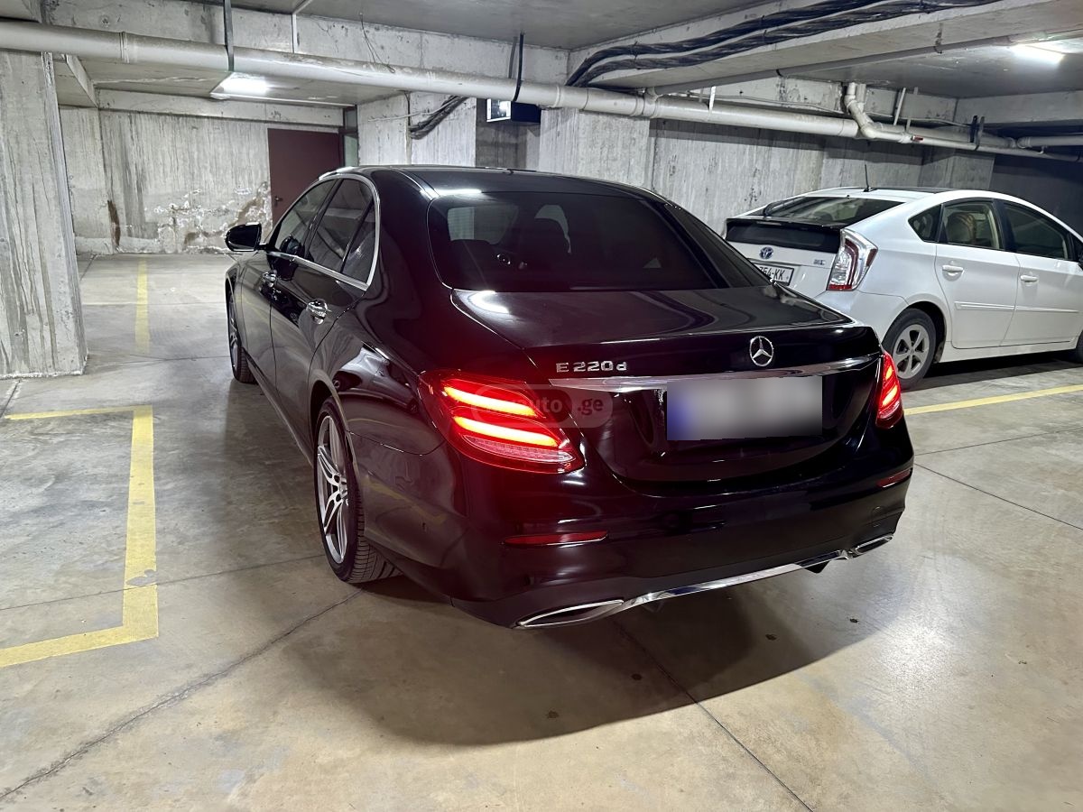 Mercedes-Benz E 220 - фото 6