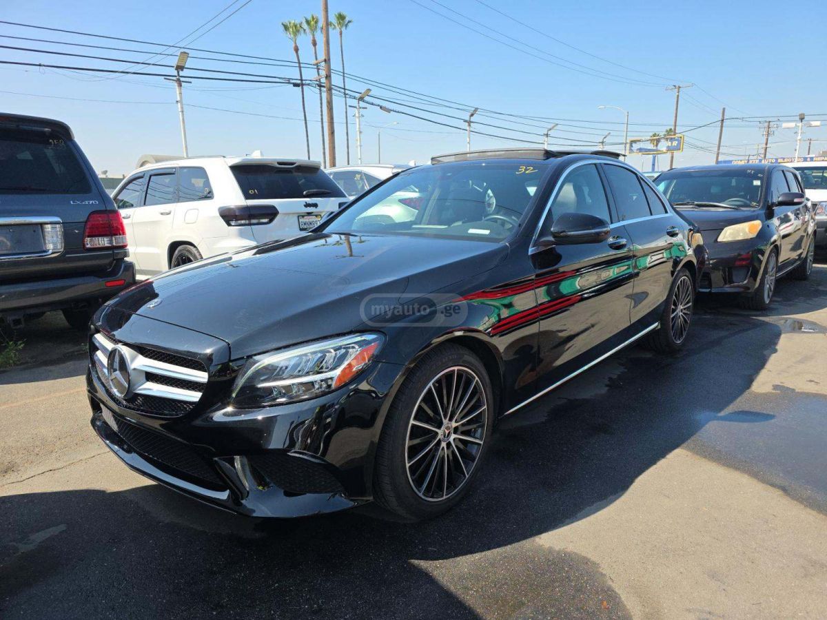 Mercedes-Benz C 300 - фото 1