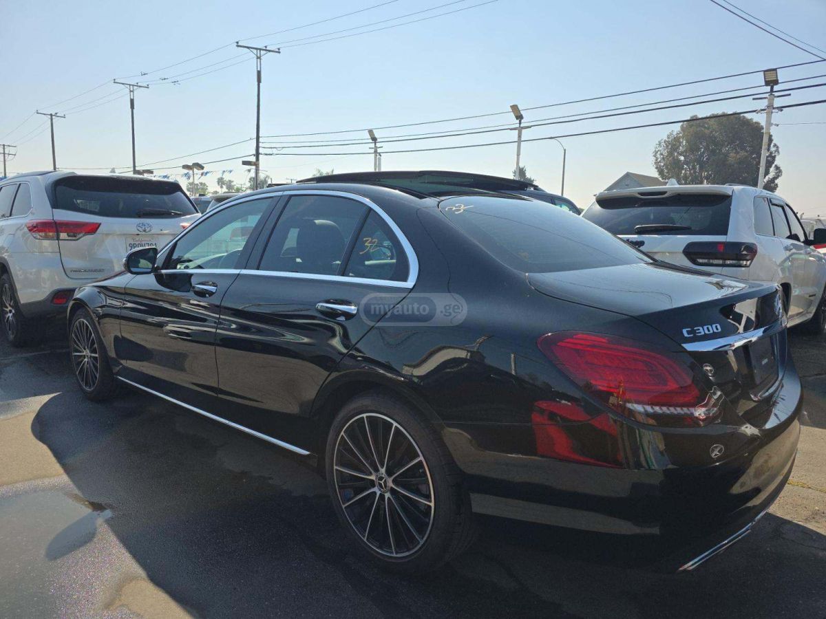 Mercedes-Benz C 300 - фото 2