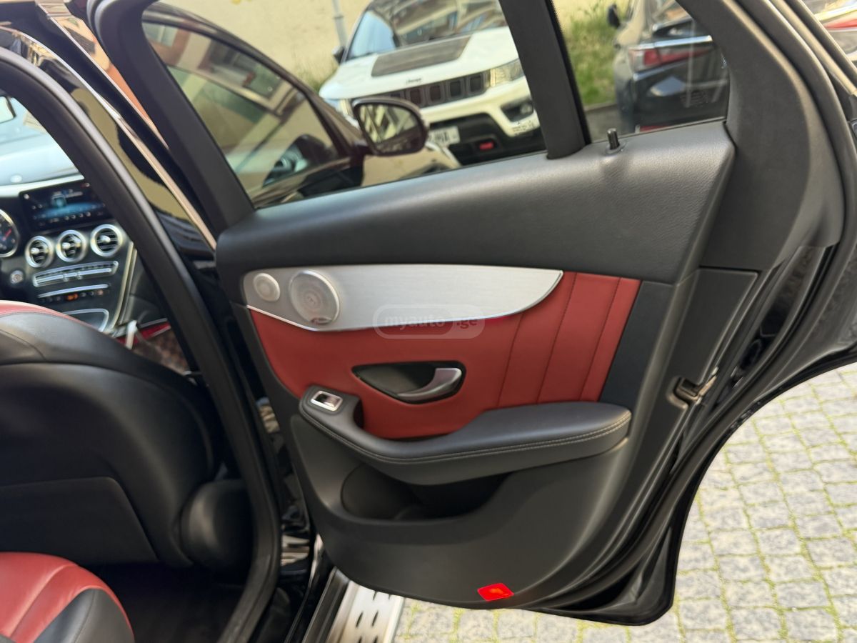 Mercedes-Benz GLC 300 Coupe - фото 9