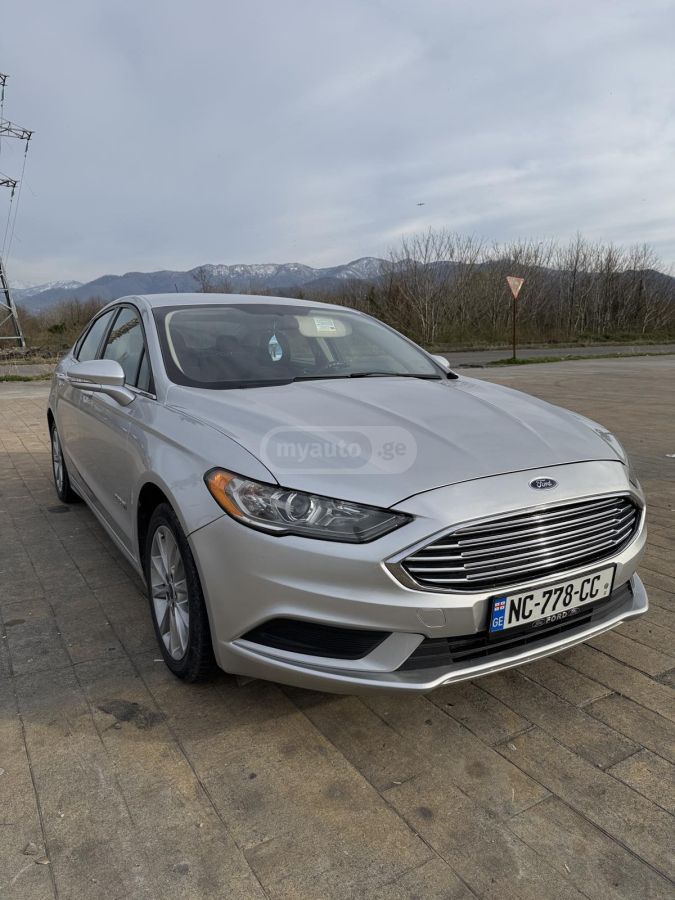Ford Fusion - фото 1