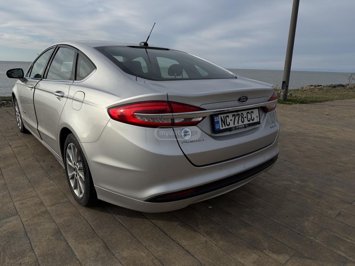 Ford Fusion - фото 6