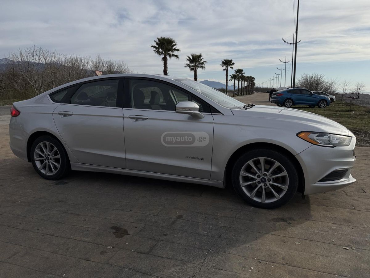 Ford Fusion - фото 8