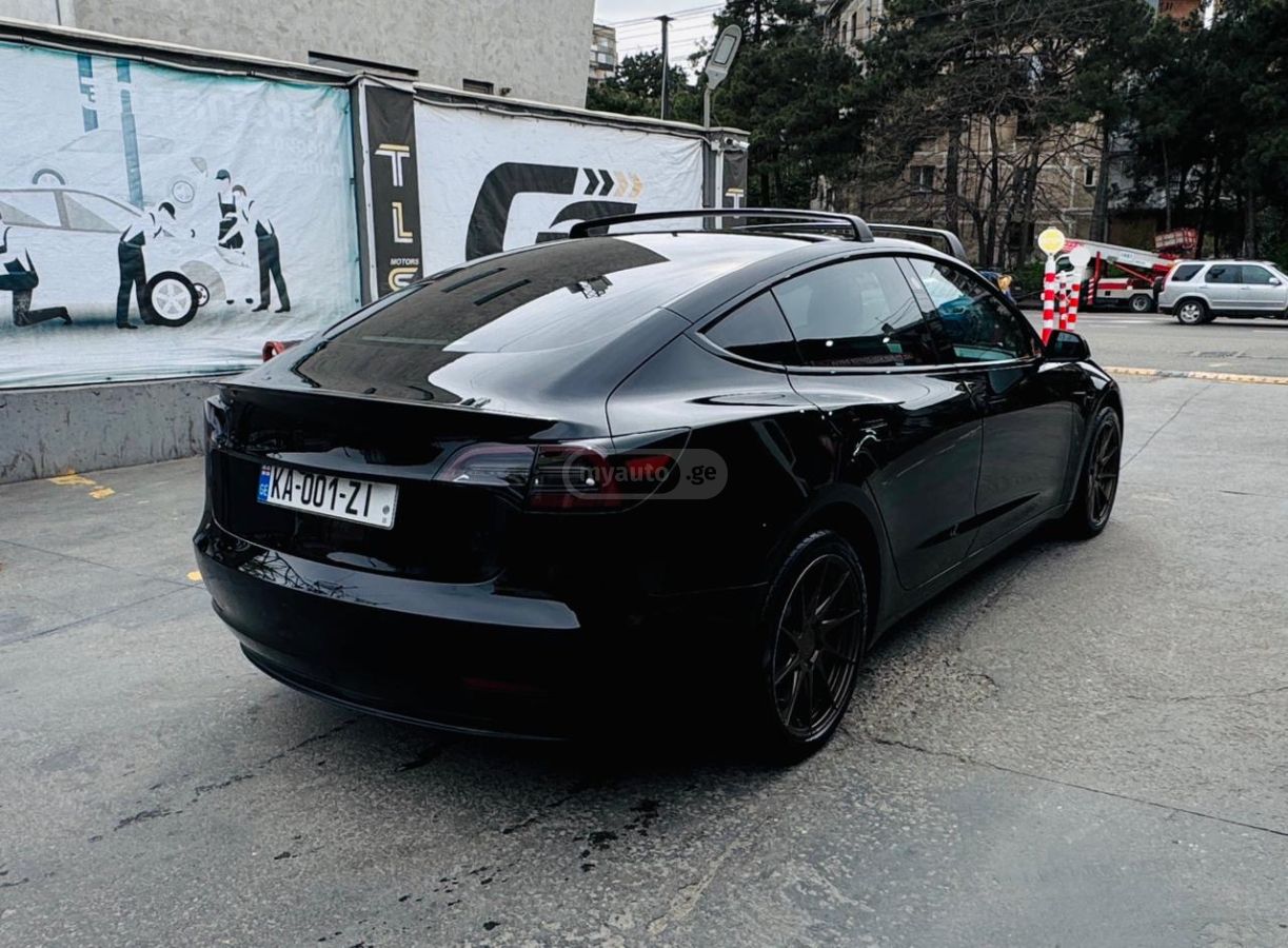 Tesla Model 3 - фото 4