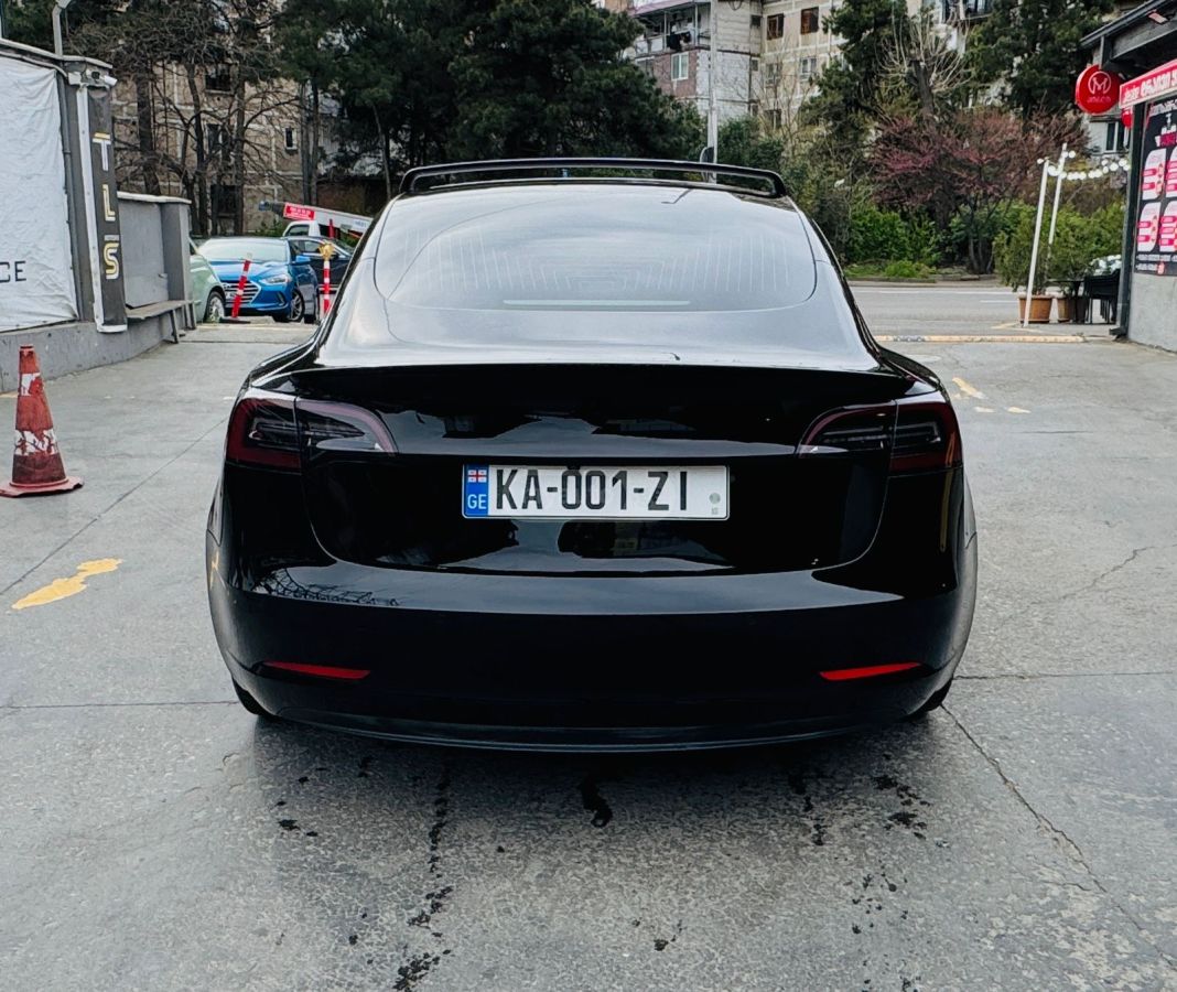 Tesla Model 3 - фото 5