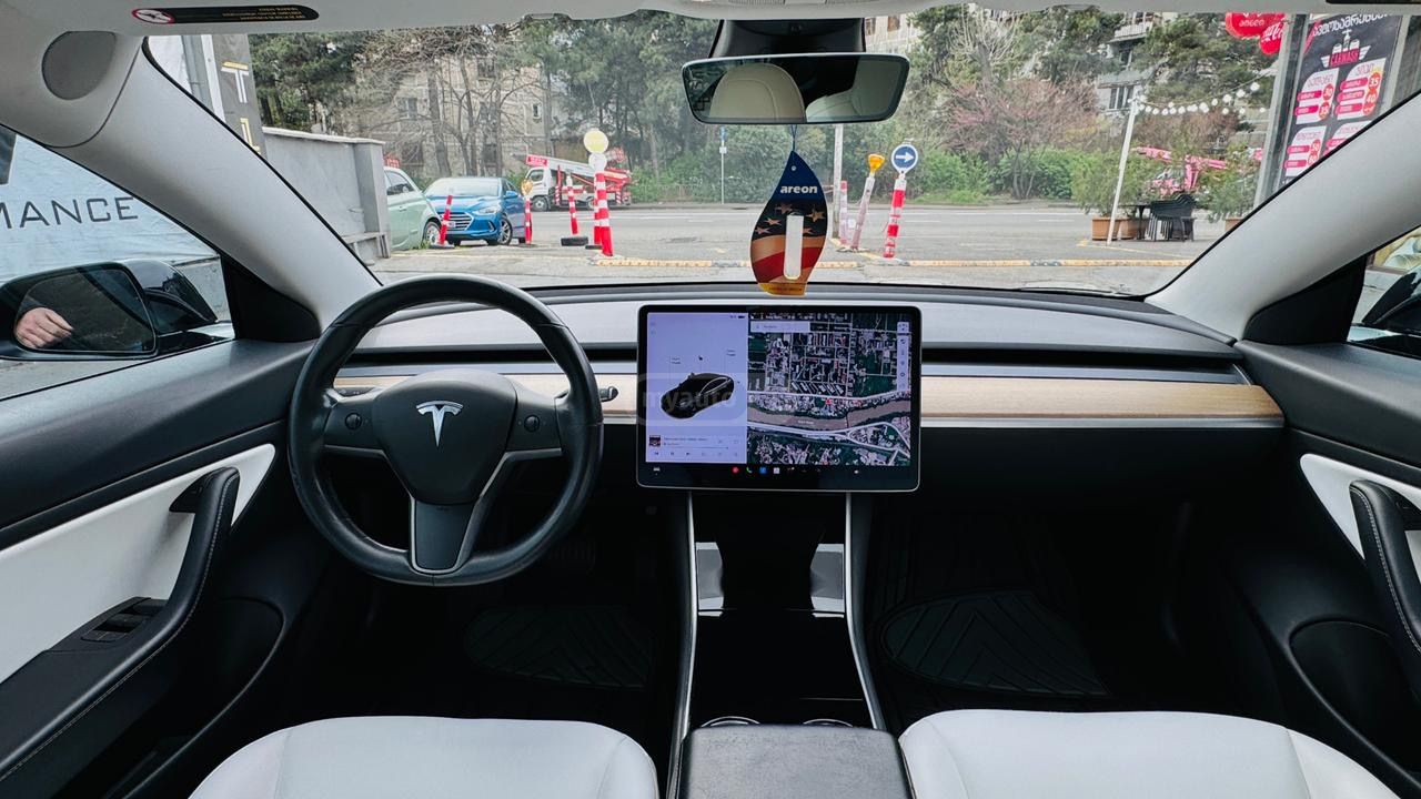 Tesla Model 3 - фото 8