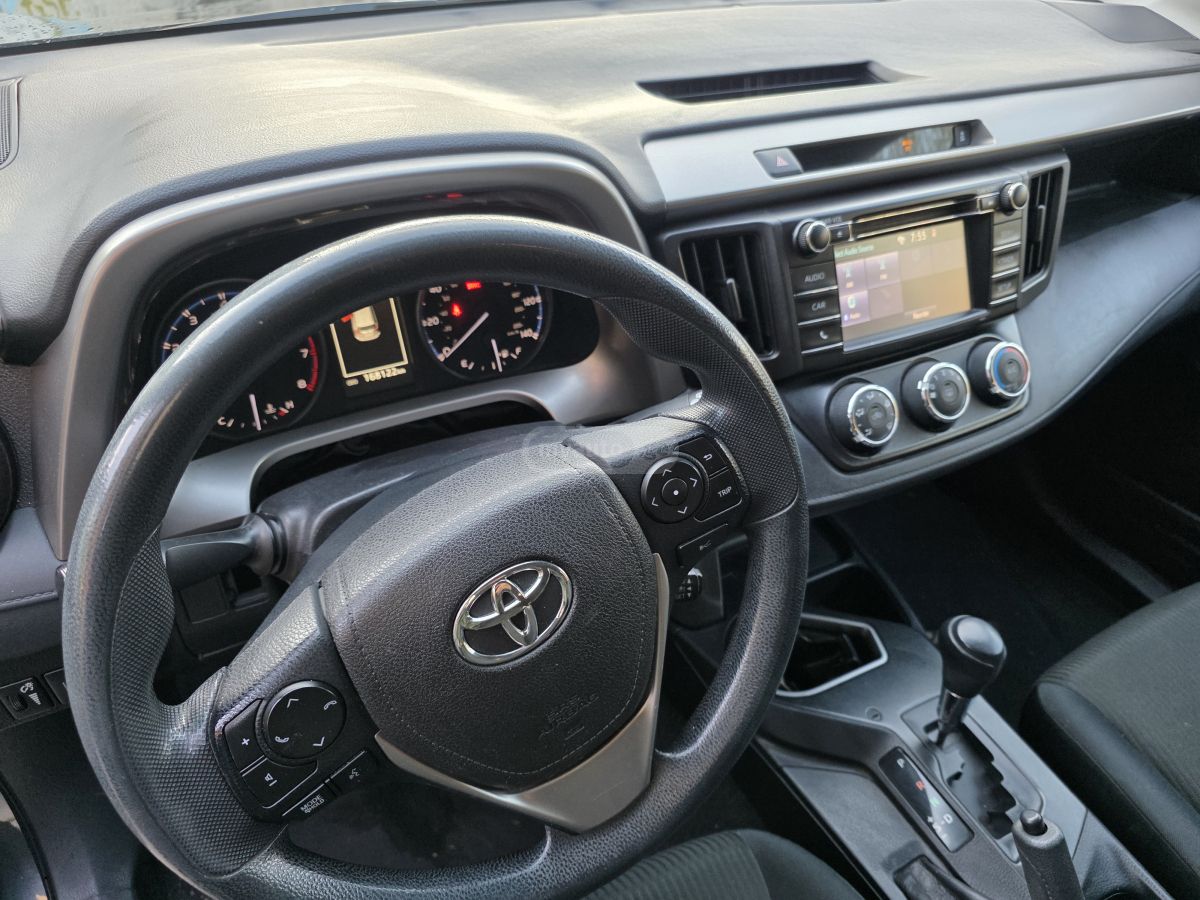 Toyota Rav 4 - фото 1