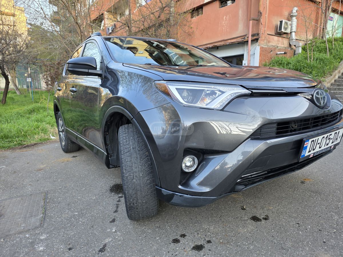 Toyota Rav 4 - фото 7