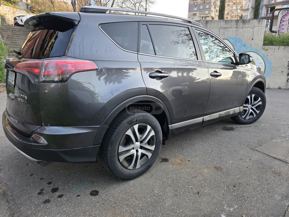 Toyota Rav 4 - фото 8