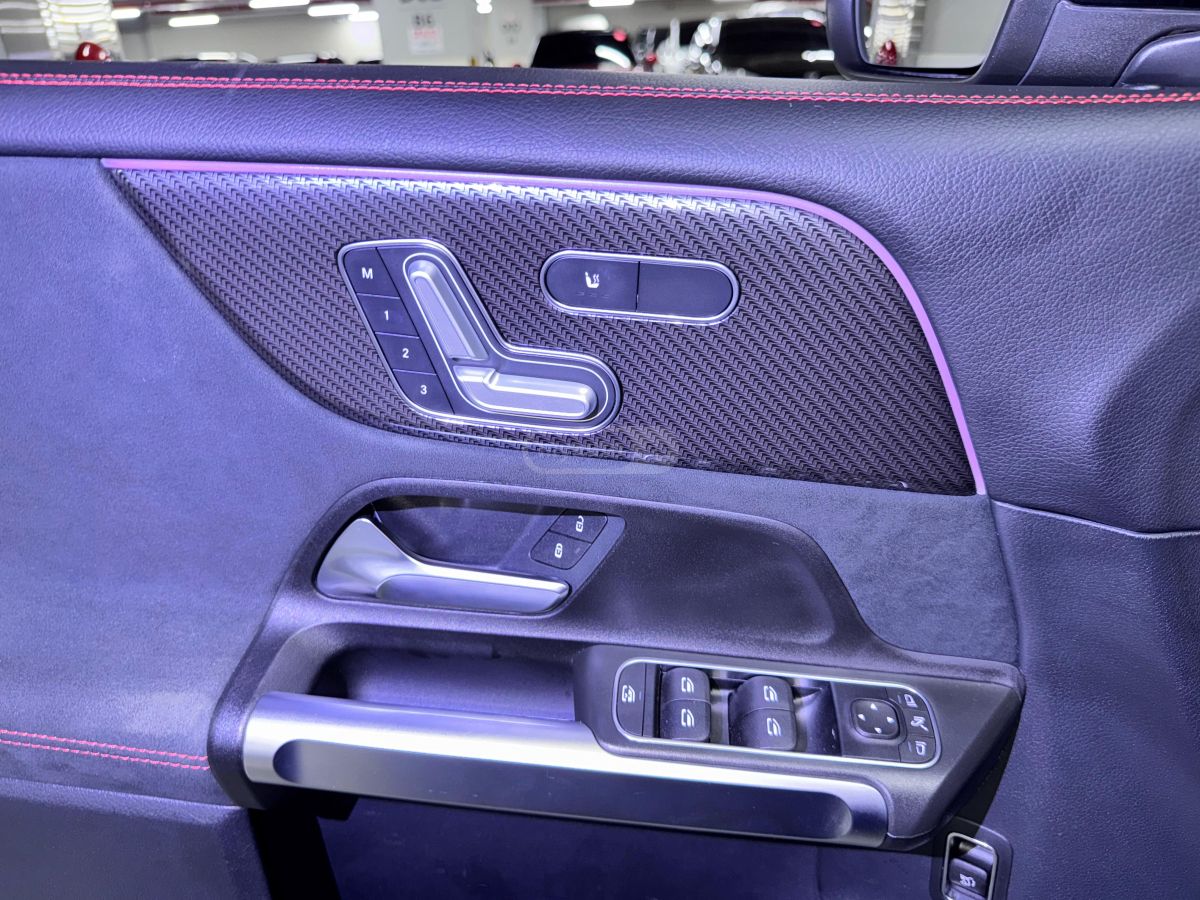 Mercedes-Benz GLB 35 AMG Base AMG GLB 35 4dr All-Wheel 2021 — миниатюра 2