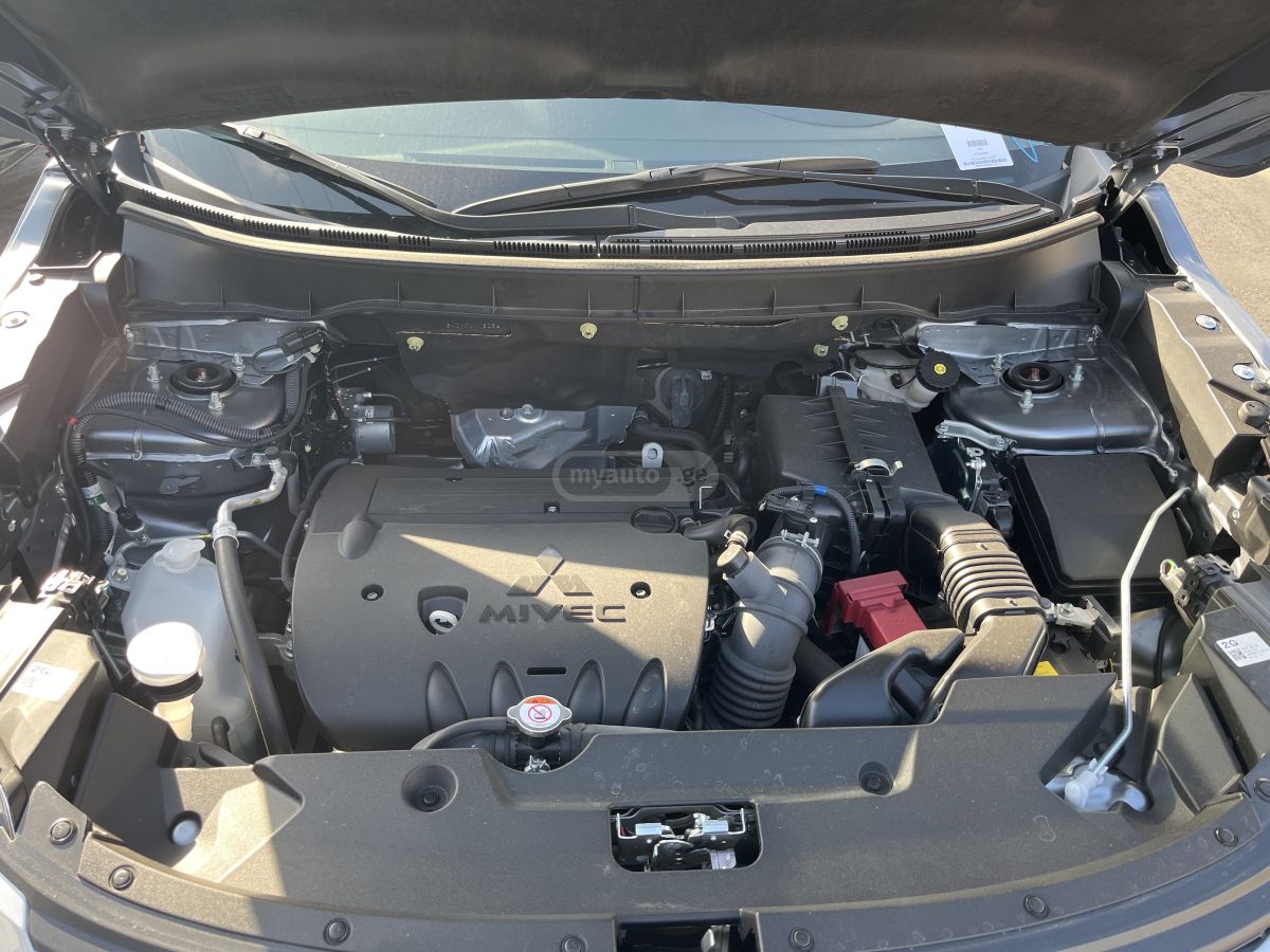 Mitsubishi SE — миниатюра 6