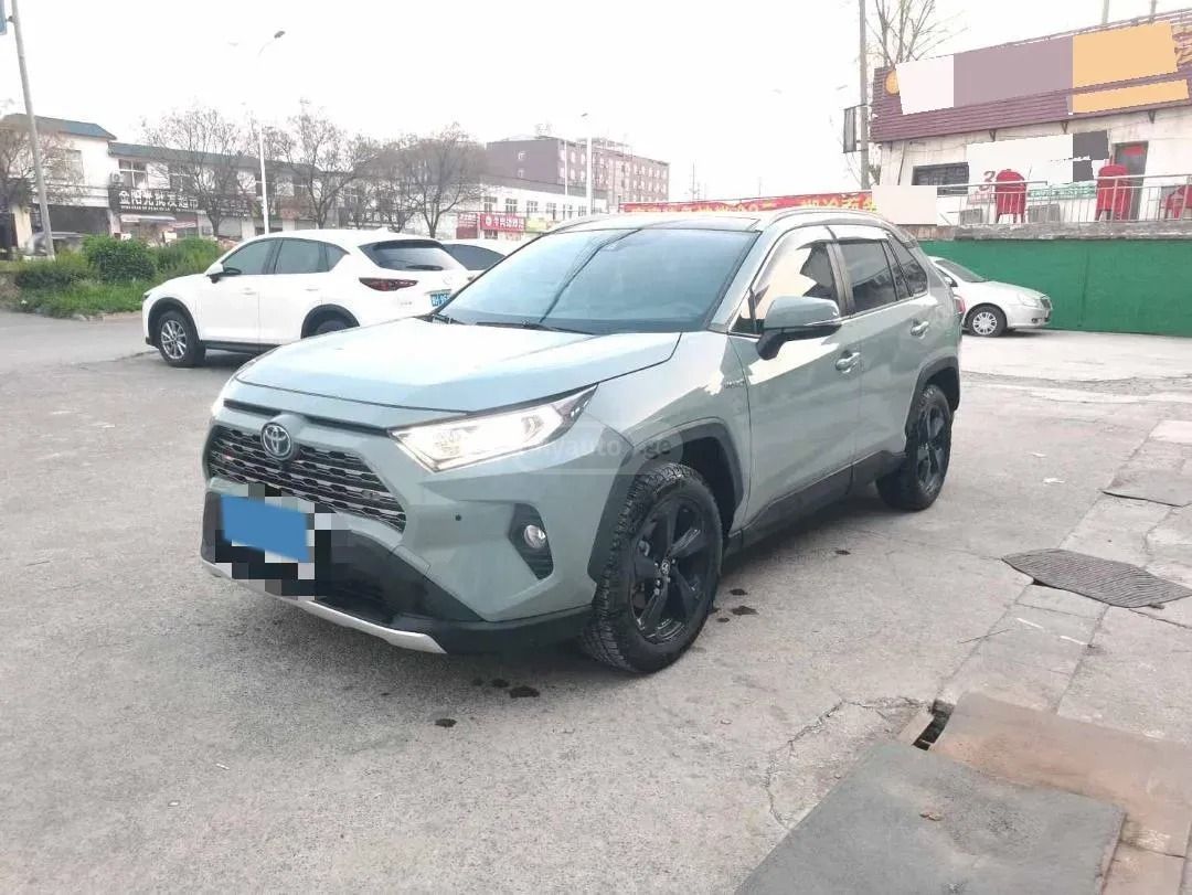 Toyota RAV 4 - фото 2
